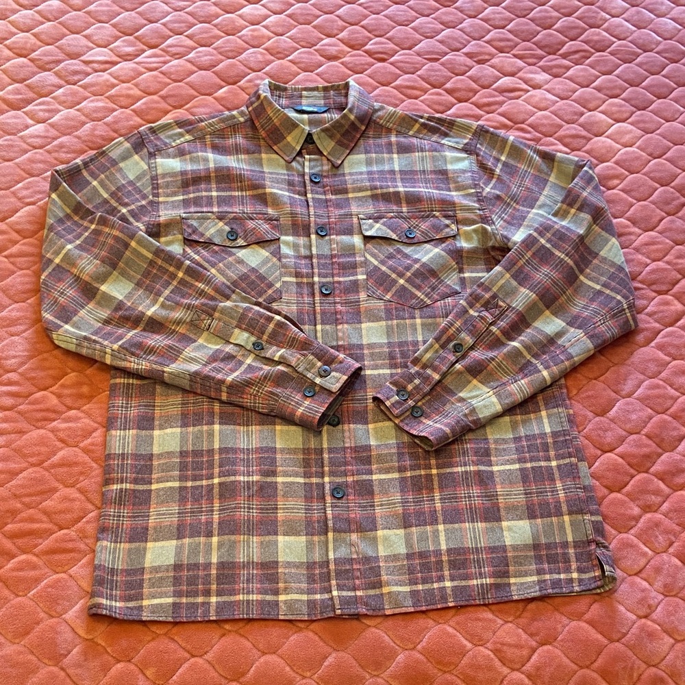 Royal Robbins Flannel Button-Down. Men's Large.